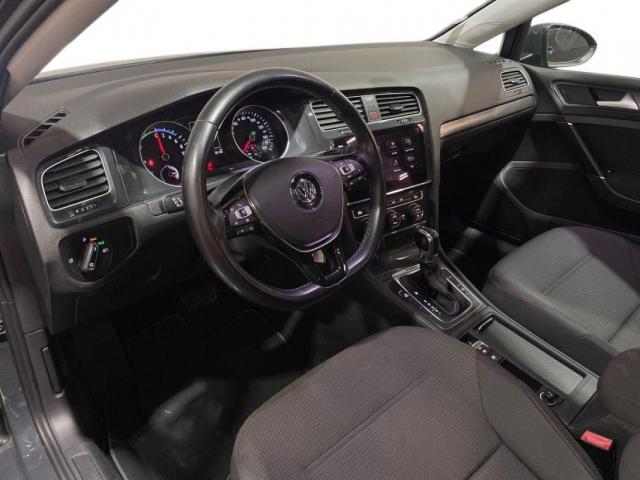 Volkswagen Golf image 8