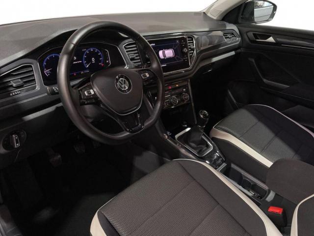 Volkswagen T-Roc image 8