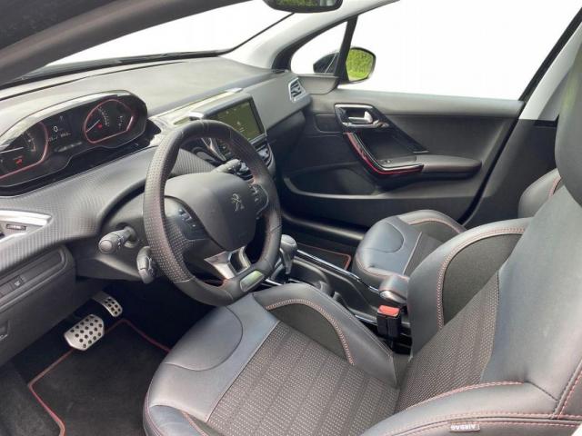 Peugeot 2008 image 2