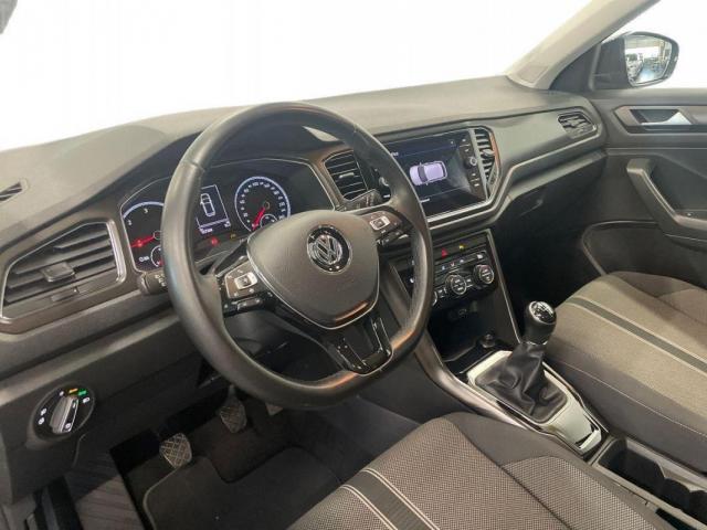 Volkswagen T-Roc image 2