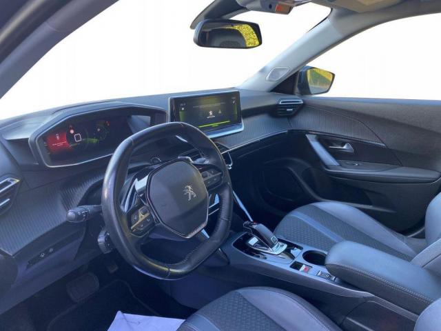 Peugeot 2008 image 8