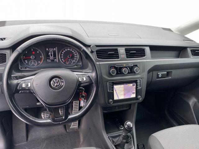 Volkswagen Caddy Van image 9