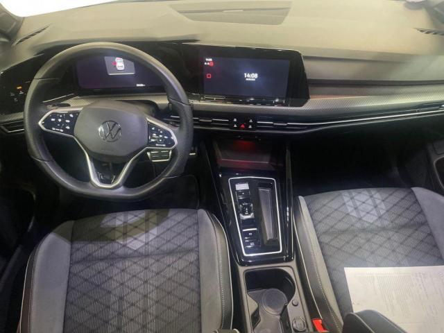 Volkswagen Golf image 9