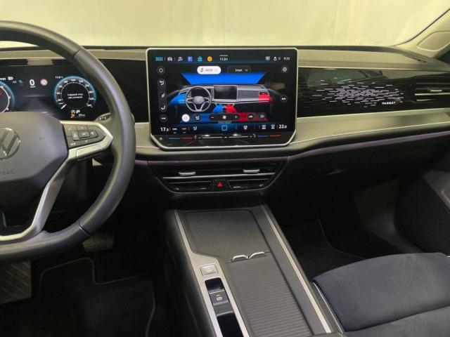 Volkswagen Passat image 8