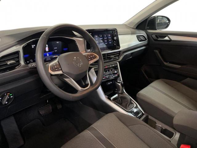 Volkswagen T-Roc image 2