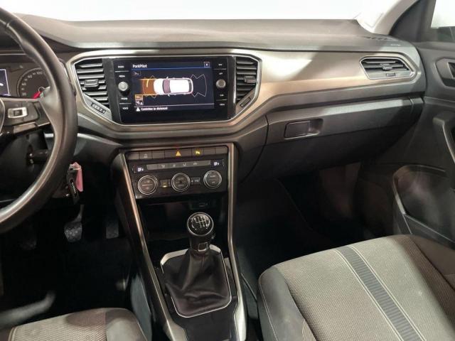 Volkswagen T-Roc image 2