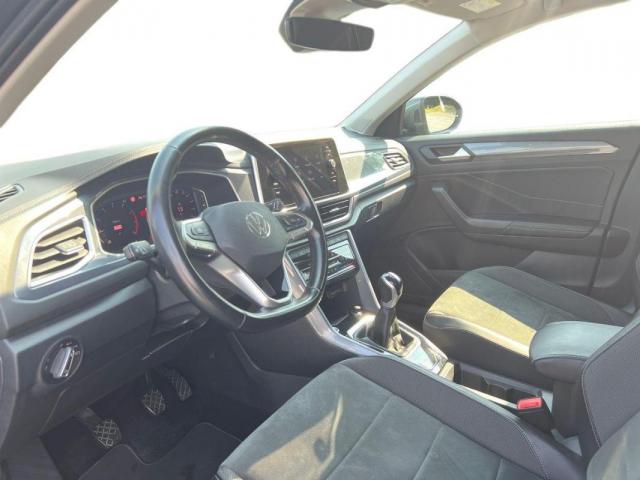 Volkswagen T-Roc image 2