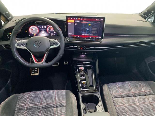 Volkswagen Golf image 8