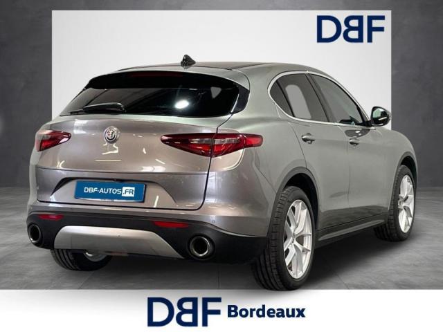 Alfa Romeo Stelvio image 2