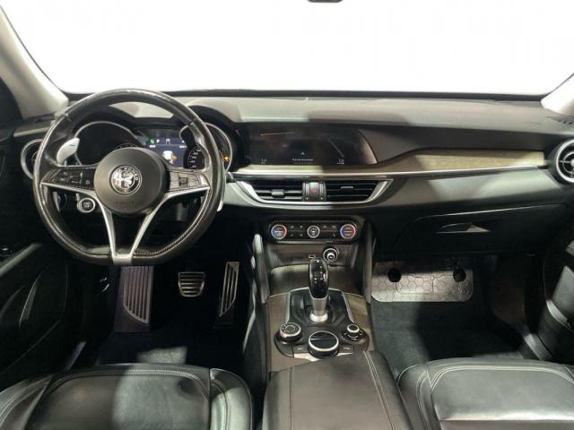 Alfa Romeo Stelvio image 7