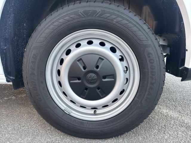 Volkswagen Transporter image 2