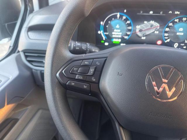 Volkswagen Transporter image 8