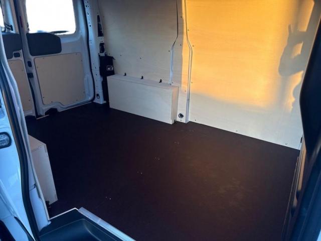 Volkswagen Transporter image 6