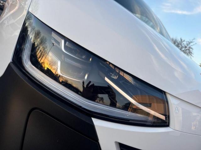Volkswagen Transporter image 5