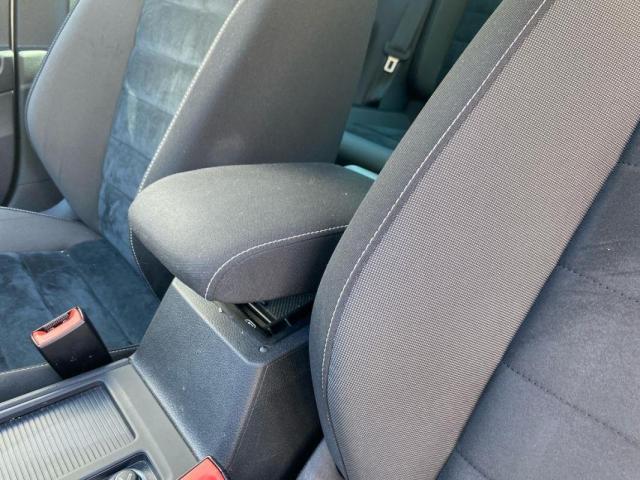 Volkswagen Golf image 9