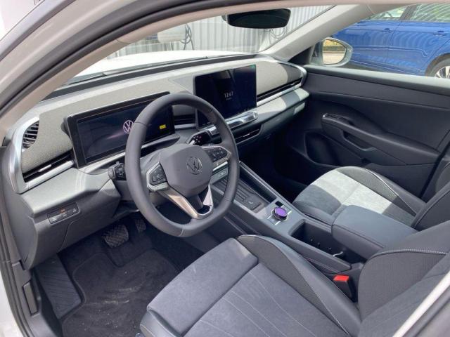 Volkswagen T-Roc image 9