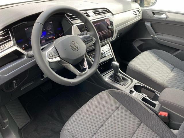 Volkswagen Touran image 1
