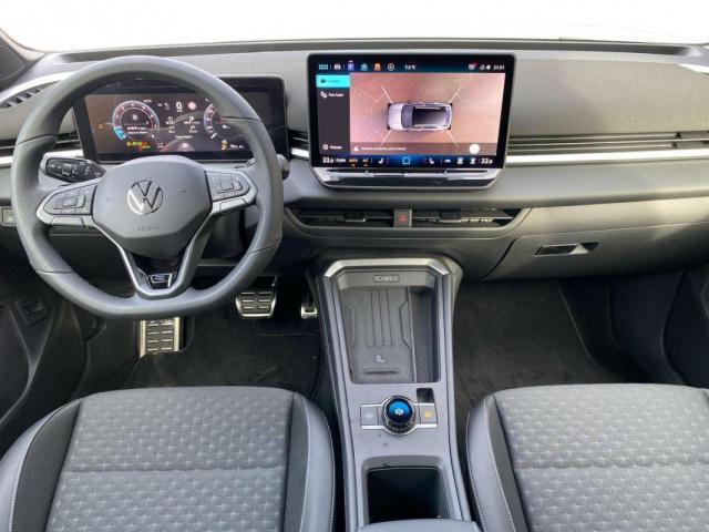 Volkswagen T-Roc image 2