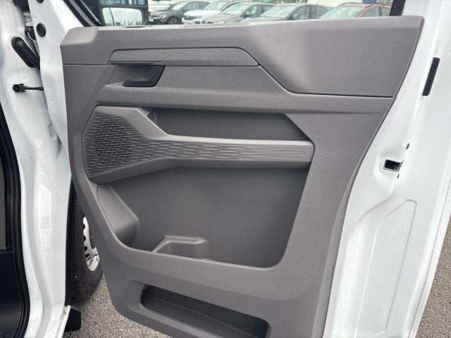 Volkswagen Transporter image 8