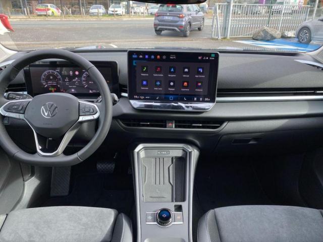 Volkswagen T-Roc image 2