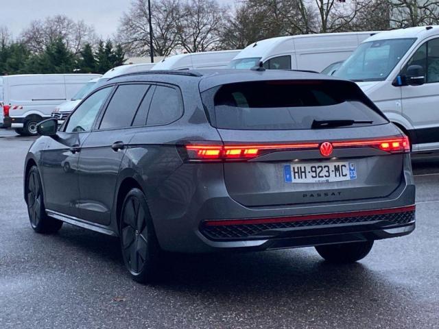 Volkswagen Passat image 8