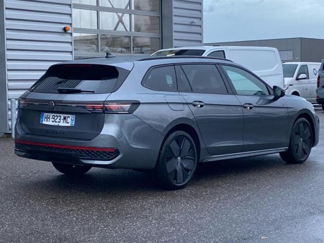 Volkswagen Passat image 2