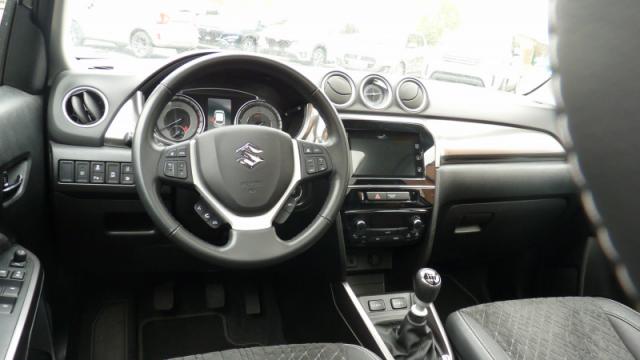 Suzuki Vitara image 4