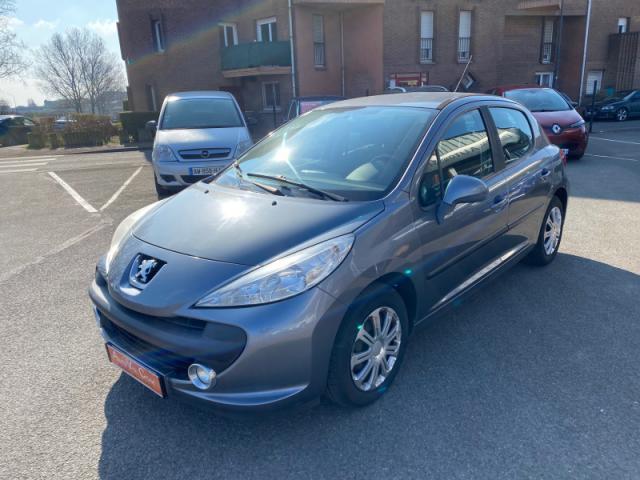 Peugeot 207 image 9