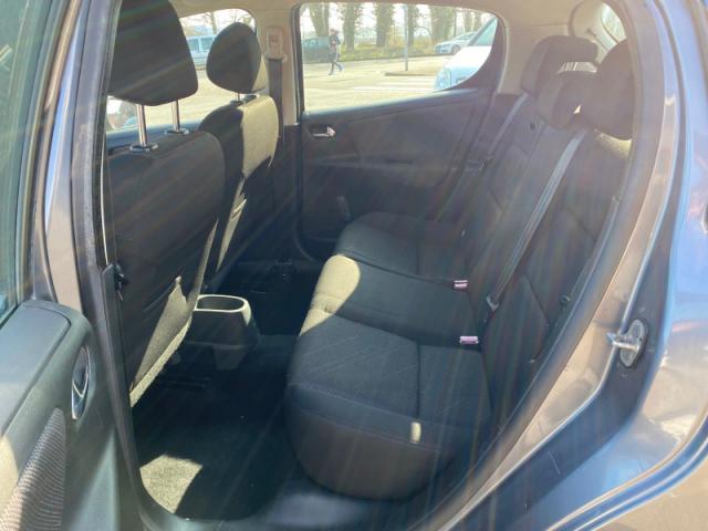 Peugeot 207 image 6