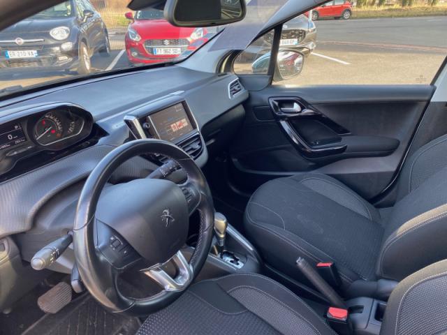 Peugeot 208 image 7