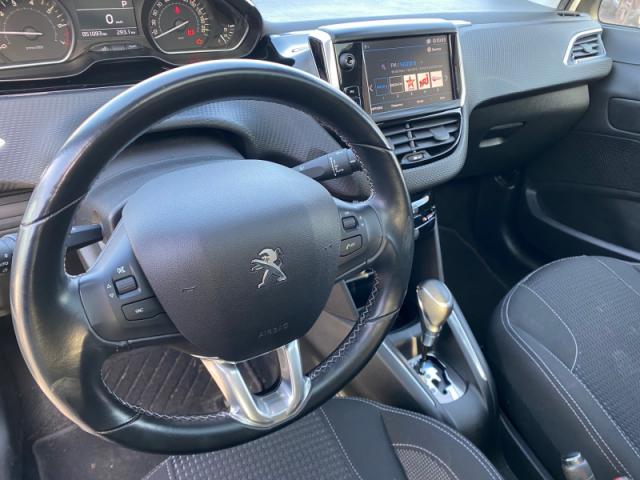 Peugeot 208 image 6