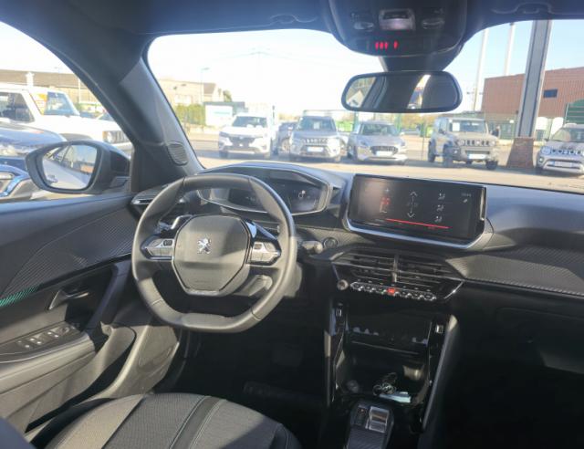 Peugeot 2008 image 2
