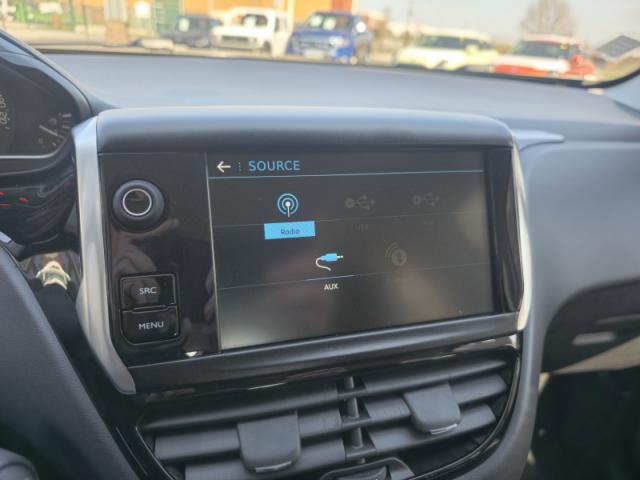 Peugeot 208 image 3