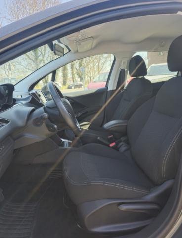 Peugeot 208 image 5