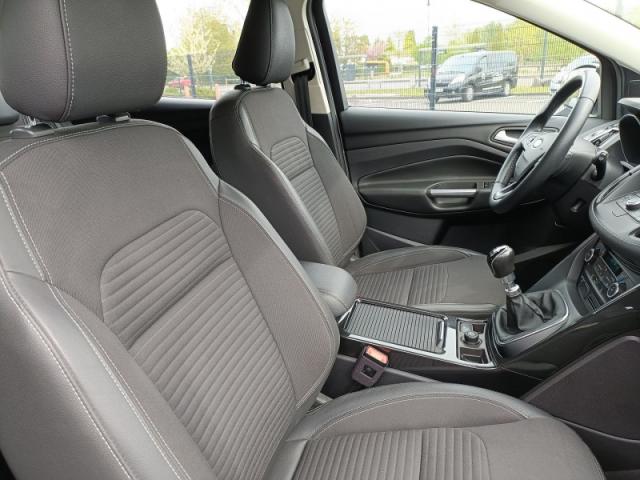 Ford Kuga image 3