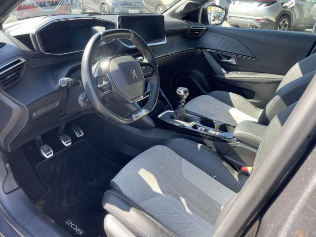 Peugeot 208 image 1