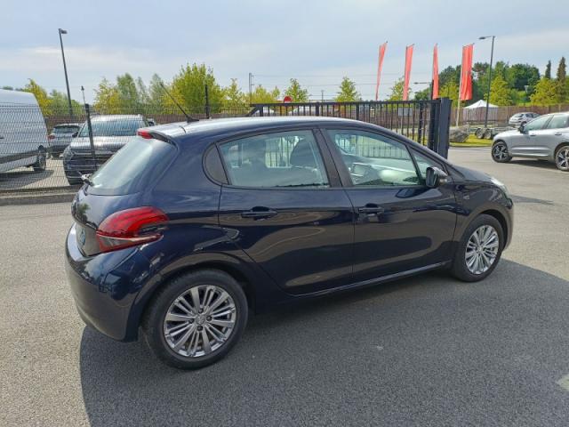 Peugeot 208 image 1