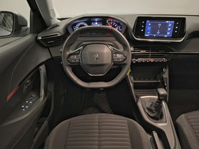 Peugeot 2008 image 8