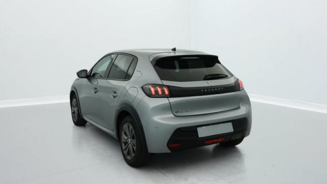 Peugeot 208 image 1