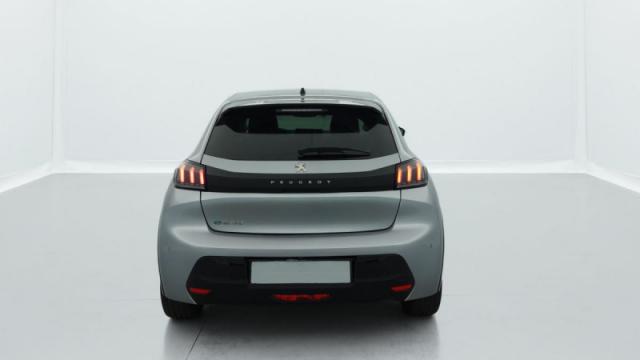 Peugeot 208 image 6