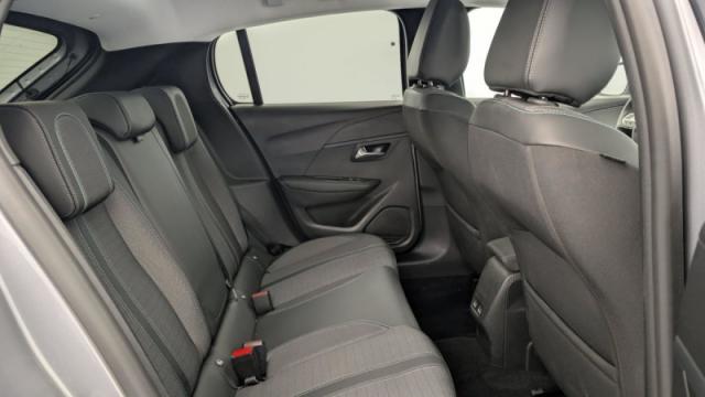 Peugeot 208 image 9