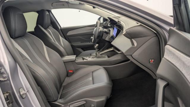 Peugeot 308 image 1