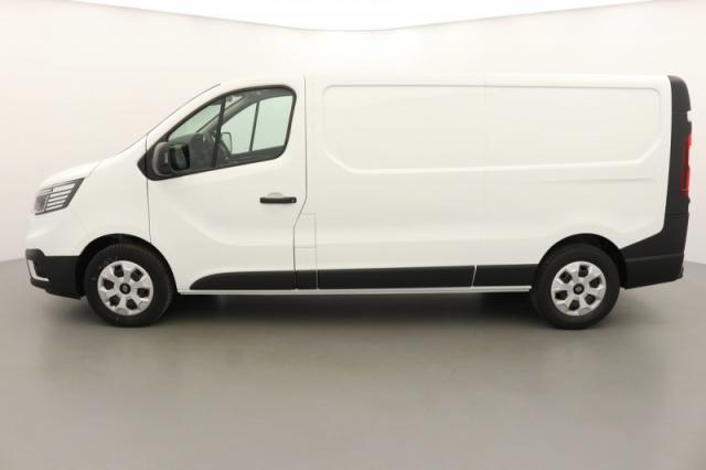 Renault Trafic image 2