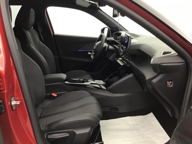 Peugeot 2008 image 5