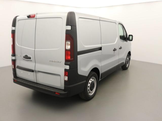 Renault Trafic image 1