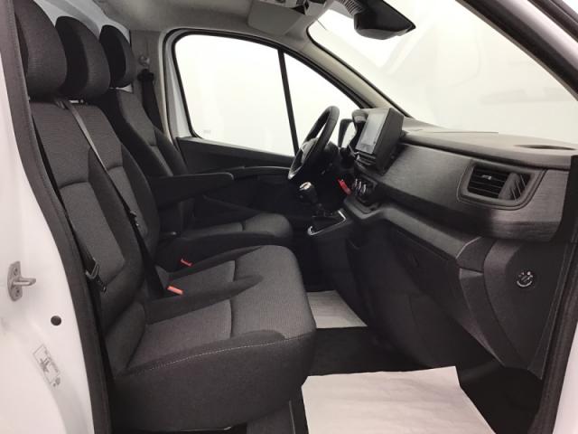Renault Trafic image 2