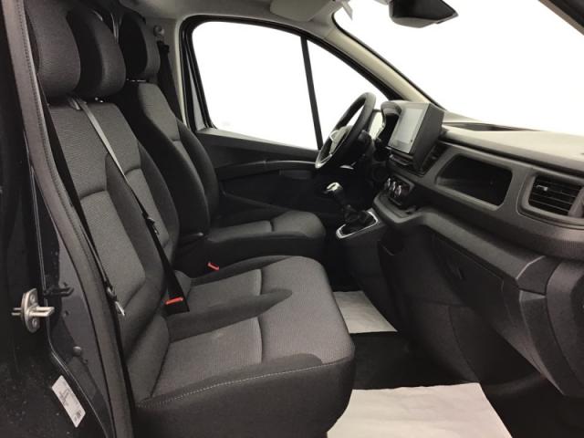 Renault Trafic image 1