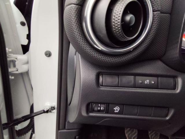 Nissan Juke image 4