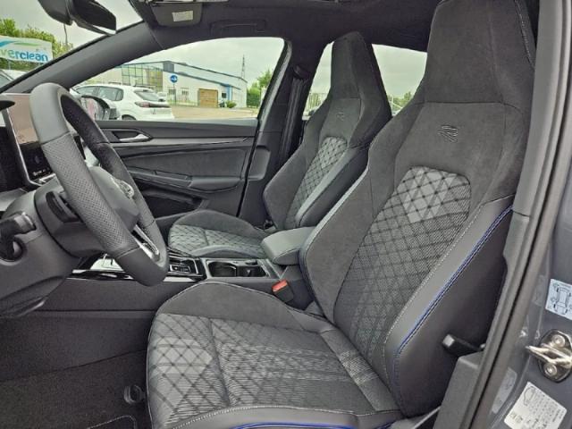 Volkswagen Golf image 6