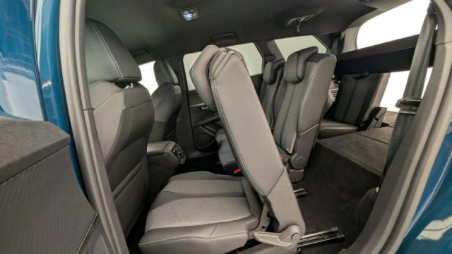 Peugeot 5008 image 2